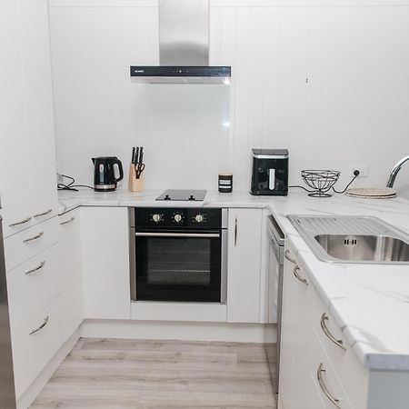 Bombay Hills Modern Retreat Appartement Auckland Buitenkant foto