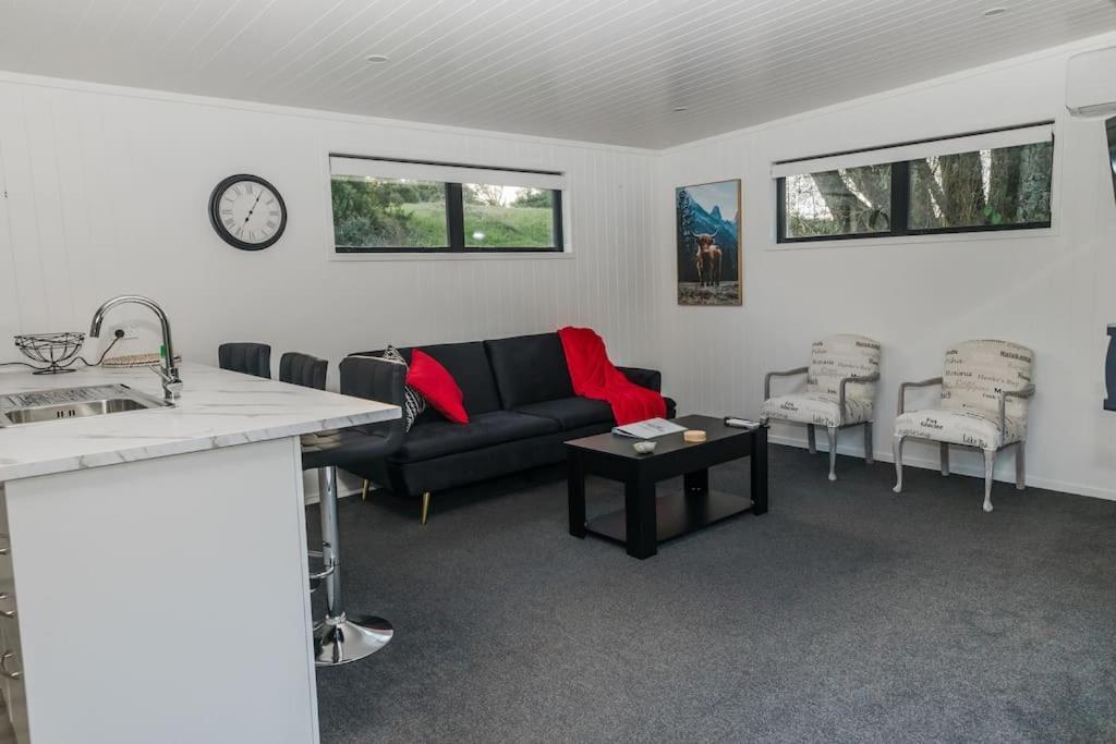 Bombay Hills Modern Retreat Appartement Auckland Buitenkant foto