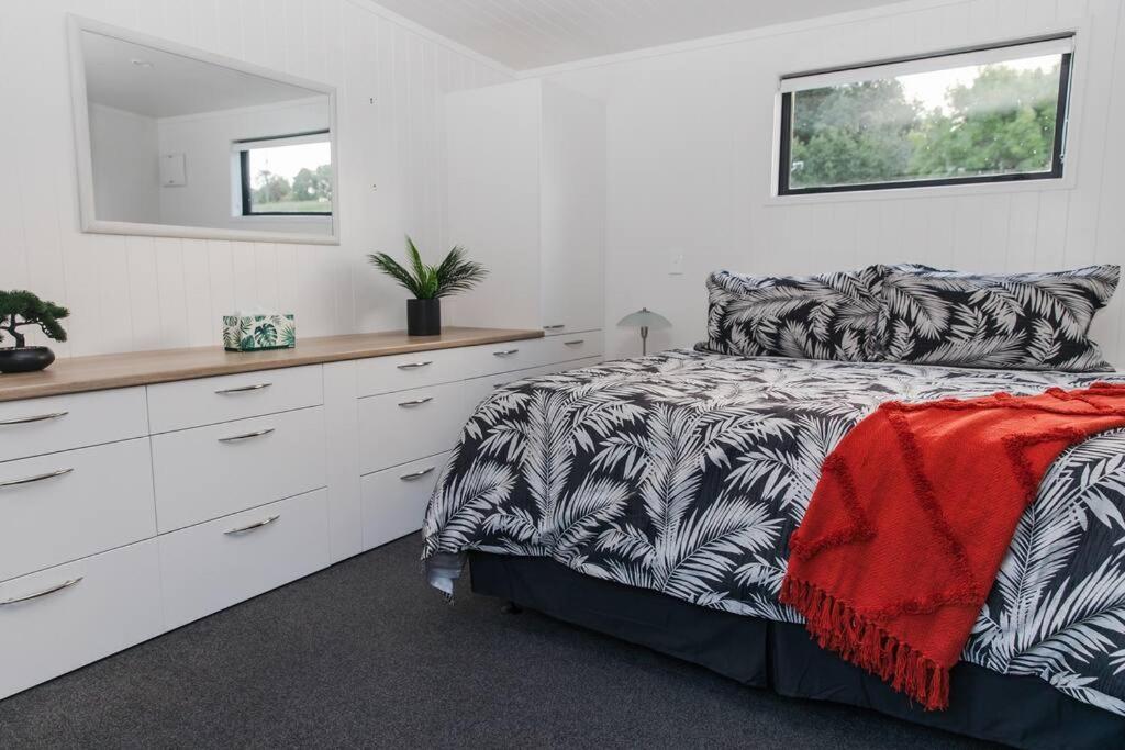 Bombay Hills Modern Retreat Appartement Auckland Buitenkant foto