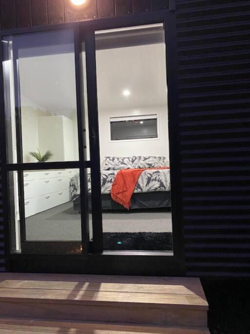Bombay Hills Modern Retreat Appartement Auckland Buitenkant foto