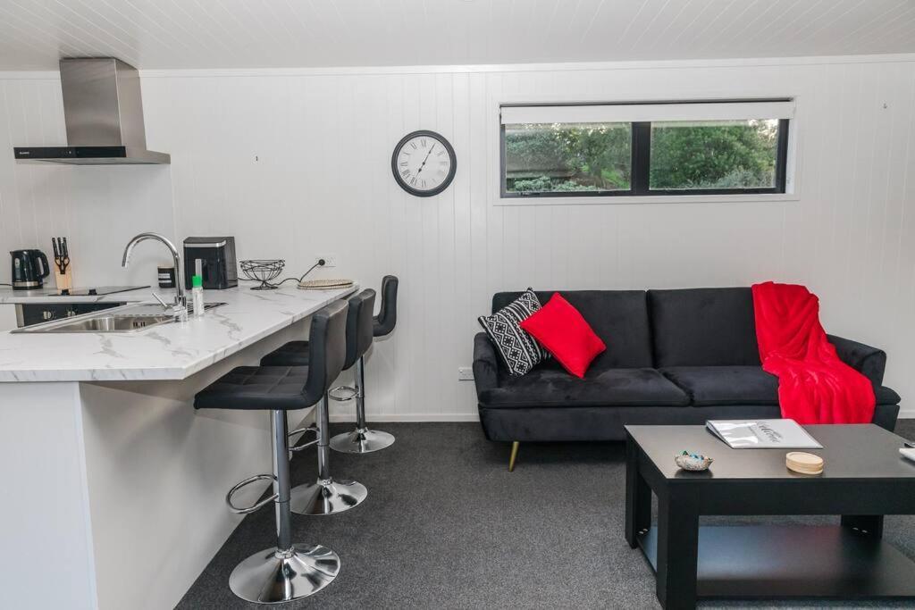 Bombay Hills Modern Retreat Appartement Auckland Buitenkant foto