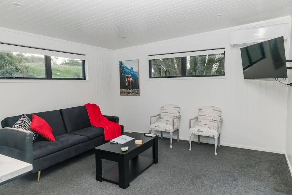 Bombay Hills Modern Retreat Appartement Auckland Buitenkant foto
