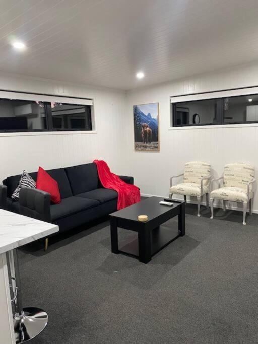 Bombay Hills Modern Retreat Appartement Auckland Buitenkant foto