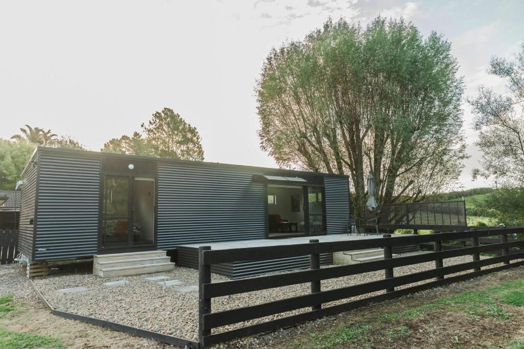 Bombay Hills Modern Retreat Appartement Auckland Buitenkant foto